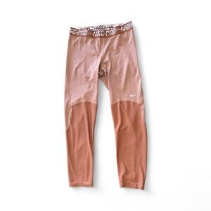 Nike Women's Cropped‎ Two Tone Leggings Size Medium